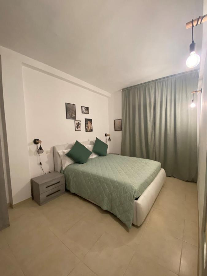 Civico 107 - Apartment With Private Parking 夸尔图-圣埃莱娜 外观 照片